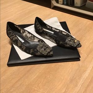 Manolo Blahnik ‘Hengisi’ Black Lace Flats